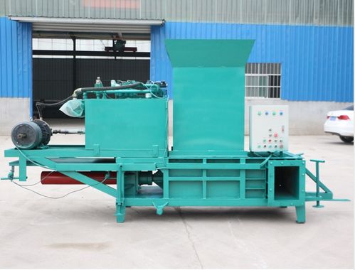 青儲(chǔ)碎料打包機(jī)與無線體溫監(jiān)測器 現(xiàn)代農(nóng)牧業(yè)中的科技革新